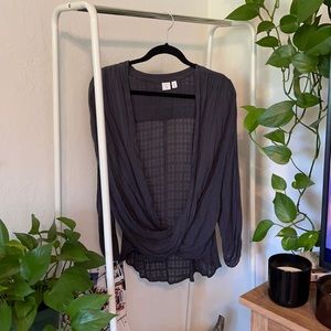 Thin knit slouch front shirt